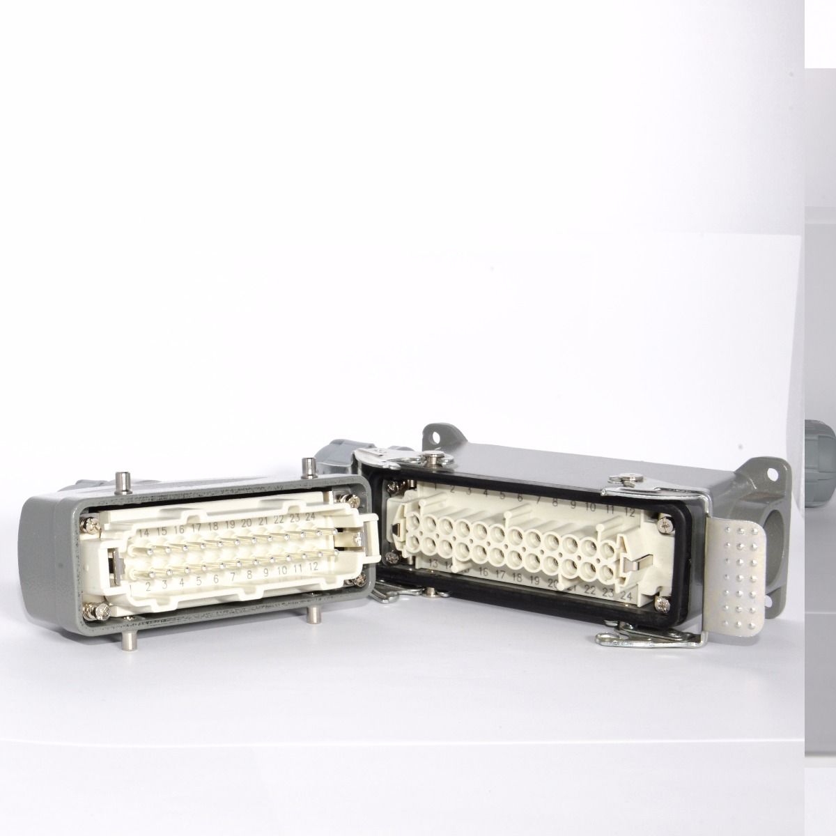 Imel Park Fiches et Prises <strong>24 BROCHES pour le mur</strong>